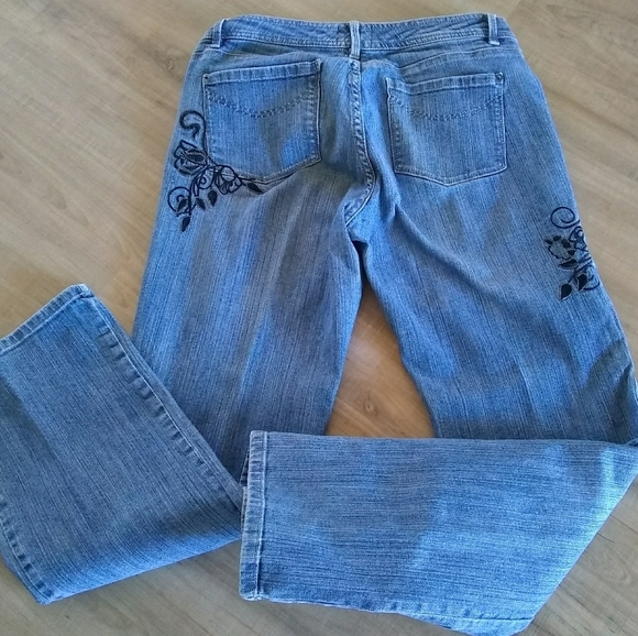White House Black Market Jeans - Size 10R - Picture 2 of 7